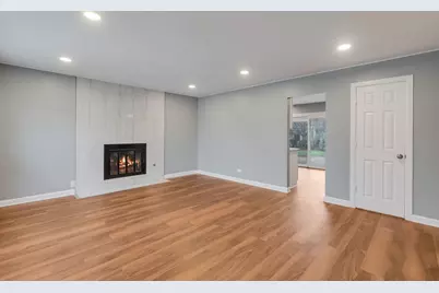 1330 E Kennedy Drive, Streamwood, IL 60107 - Photo 3