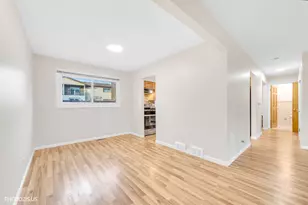 1330 S Mallard Ln, Mount Prospect, IL 60056 - Photo 25