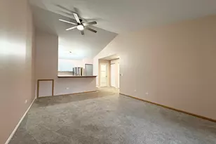 2219 Silverstone Dr, Carpentersville, IL 60110 - Photo 5