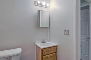 2019 Williamsburg Dr, Streamwood, IL 60107 - Photo 17