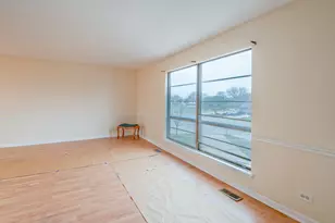 2019 Williamsburg Dr, Streamwood, IL 60107 - Photo 7