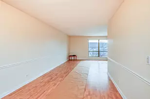 2019 Williamsburg Dr, Streamwood, IL 60107 - Photo 5