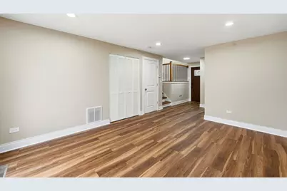 703 N Whitcomb Drive, Palatine, IL 60074 - Photo 7