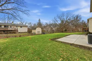 703 N Whitcomb Dr, Palatine, IL 60074 - Photo 33