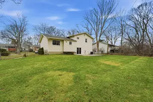 703 N Whitcomb Dr, Palatine, IL 60074 - Photo 35