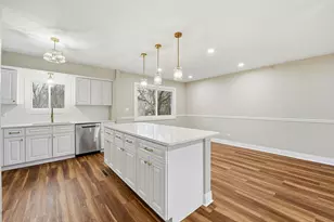 703 N Whitcomb Dr, Palatine, IL 60074 - Photo 15