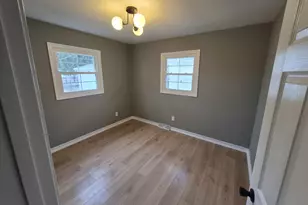 218 W 10th St, Streator, IL 61364 - Photo 9