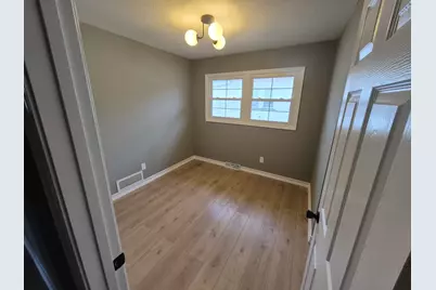 218 W 10th Street, Streator, IL 61364 - Photo 7