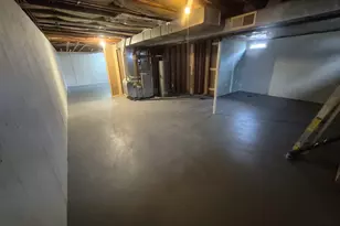 218 W 10th St, Streator, IL 61364 - Photo 27