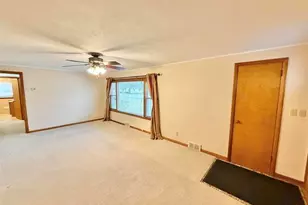 305 W Pershing St, Stillman Valley, IL 61084 - Photo 5