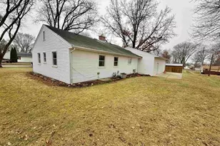 305 W Pershing St, Stillman Valley, IL 61084 - Photo 33