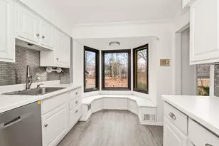 2337 Valley View Ln, Park Forest, IL 60466 - Photo 7