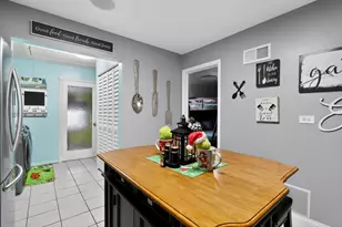 3446 W 74th St, Chicago, IL 60629 - Photo 9