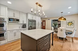 5 Regent Ct, Burr Ridge, IL 60527 - Photo 11