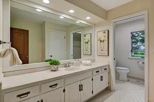 5 Regent Ct, Burr Ridge, IL 60527 - Photo 23