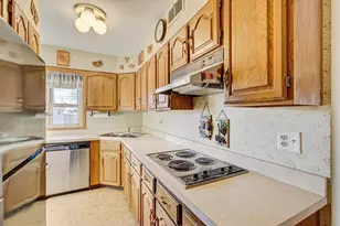 11111 Shelley St, Westchester, IL 60154 - Photo 13