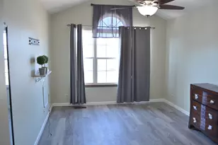 1401 Grayshire Ct, Elgin, IL 60120 - Photo 13