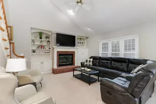 4 Scofield Ct, Bloomington, IL 61704 - Photo 9