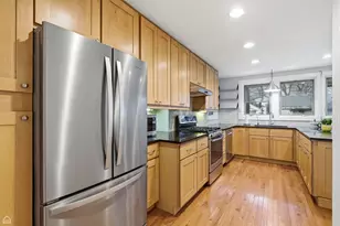 8434 Keystone Ave, Skokie, IL 60076 - Photo 3