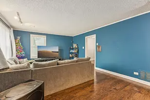 331 Marquette St, Park Forest, IL 60466 - Photo 3