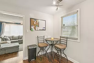 331 Marquette St, Park Forest, IL 60466 - Photo 5