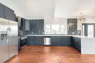 718 E 152nd St, Phoenix, IL 60426 - Photo 5