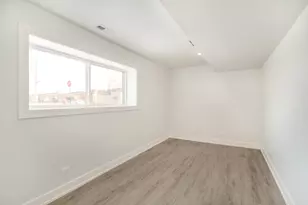 718 E 152nd St, Phoenix, IL 60426 - Photo 13