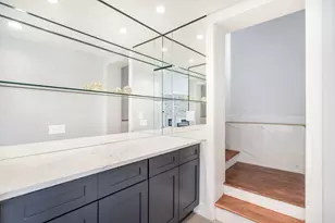 718 E 152nd St, Phoenix, IL 60426 - Photo 11