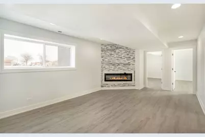 718 E 152nd Street, Phoenix, IL 60426 - Photo 17