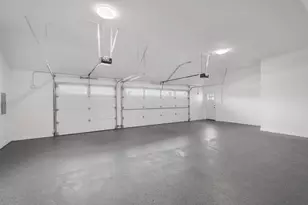 718 E 152nd St, Phoenix, IL 60426 - Photo 25