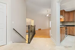 1742 Pebble Beach Dr, Hoffman Estates, IL 60169 - Photo 3