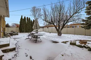 887 Ingram Pl, Des Plaines, IL 60016 - Photo 27