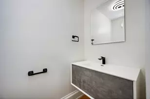 2334 N Oakley Ave, Chicago, IL 60647 - Photo 11