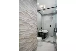 2334 N Oakley Ave, Chicago, IL 60647 - Photo 15