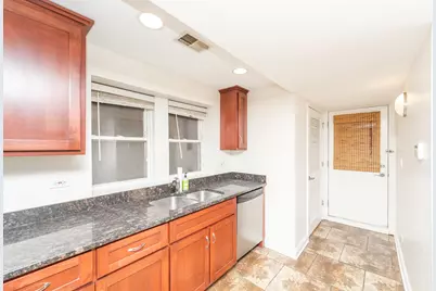 3910 N Bernard Street #GE, Chicago, IL 60618 - Photo 7