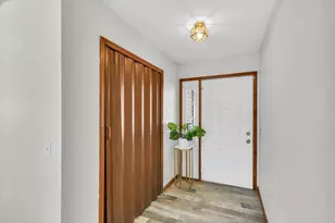 705 Scovill St, Urbana, IL 61801 - Photo 5