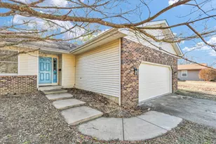 705 Scovill St, Urbana, IL 61801 - Photo 3