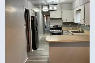 2206 W 81st Place, Chicago, IL 60620 - Photo 11