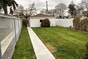 2206 W 81st Pl, Chicago, IL 60620 - Photo 3