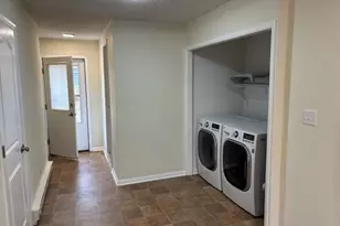 122 Crescent Ln, Cabery, IL 60919 - Photo 5