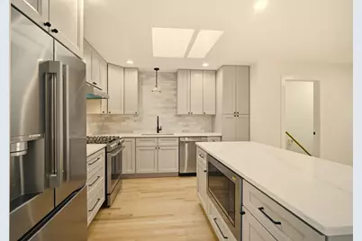 2372 Salceda Drive, Northbrook, IL 60062 - Photo 7