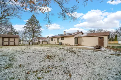 5213 W Greenbrier Drive, McHenry, IL 60050 - Photo 15