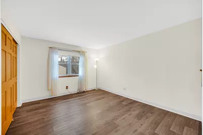 5213 W Greenbrier Drive, McHenry, IL 60050 - Photo 11