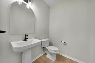 30W136 Wheeler Cir, Warrenville, IL 60563 - Photo 9