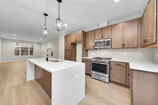 30W136 Wheeler Cir, Warrenville, IL 60563 - Photo 3