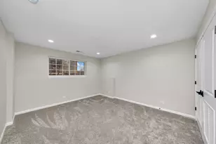 30W136 Wheeler Cir, Warrenville, IL 60563 - Photo 17