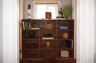 914 W Olive St, Bloomington, IL 61701 - Photo 3