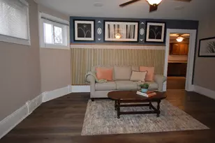 914 W Olive St, Bloomington, IL 61701 - Photo 5