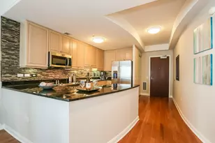 130 N Garland Ct, Chicago, IL 60602 - Photo 11