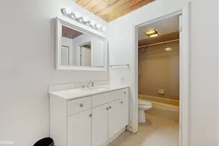 2306 Holiday Ter, Lansing, IL 60438 - Photo 9